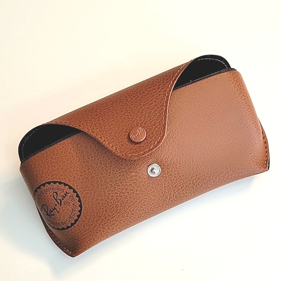 RAY BAN by LUXOTICA Faux Leather Brown Pebble Sunglass Case - UNISEX - EUC - Picture 3 of 15